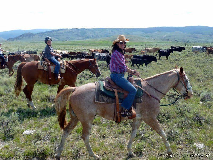 The Lodge & Spa At Brush Creek Ranch Saratoga Екстериор снимка